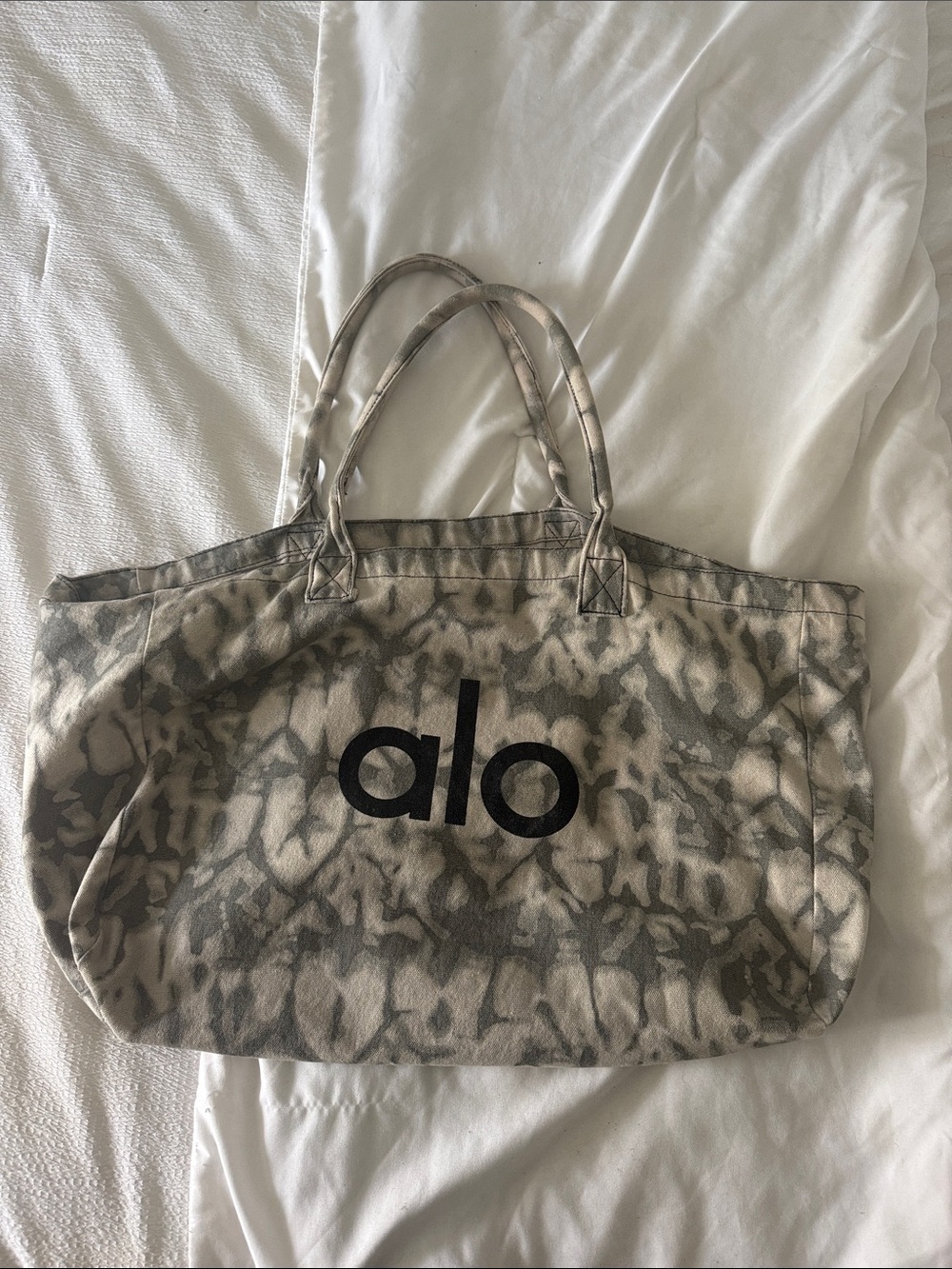 ALO Yoga tote bag
